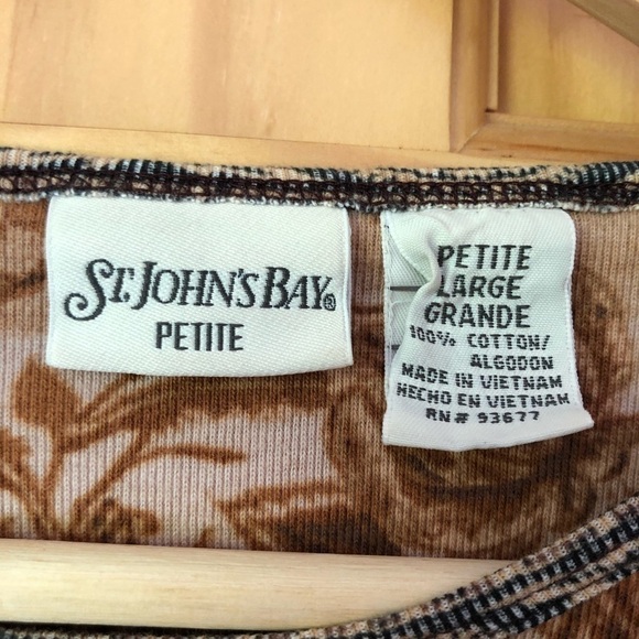 St. John’s Bay petite baroque floral print top size LP - Picture 5 of 9